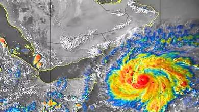 اللجنة الأمنية تقف على التدابير المتخذة لمواجهة العاصفة المدارية تيج بسقطرى